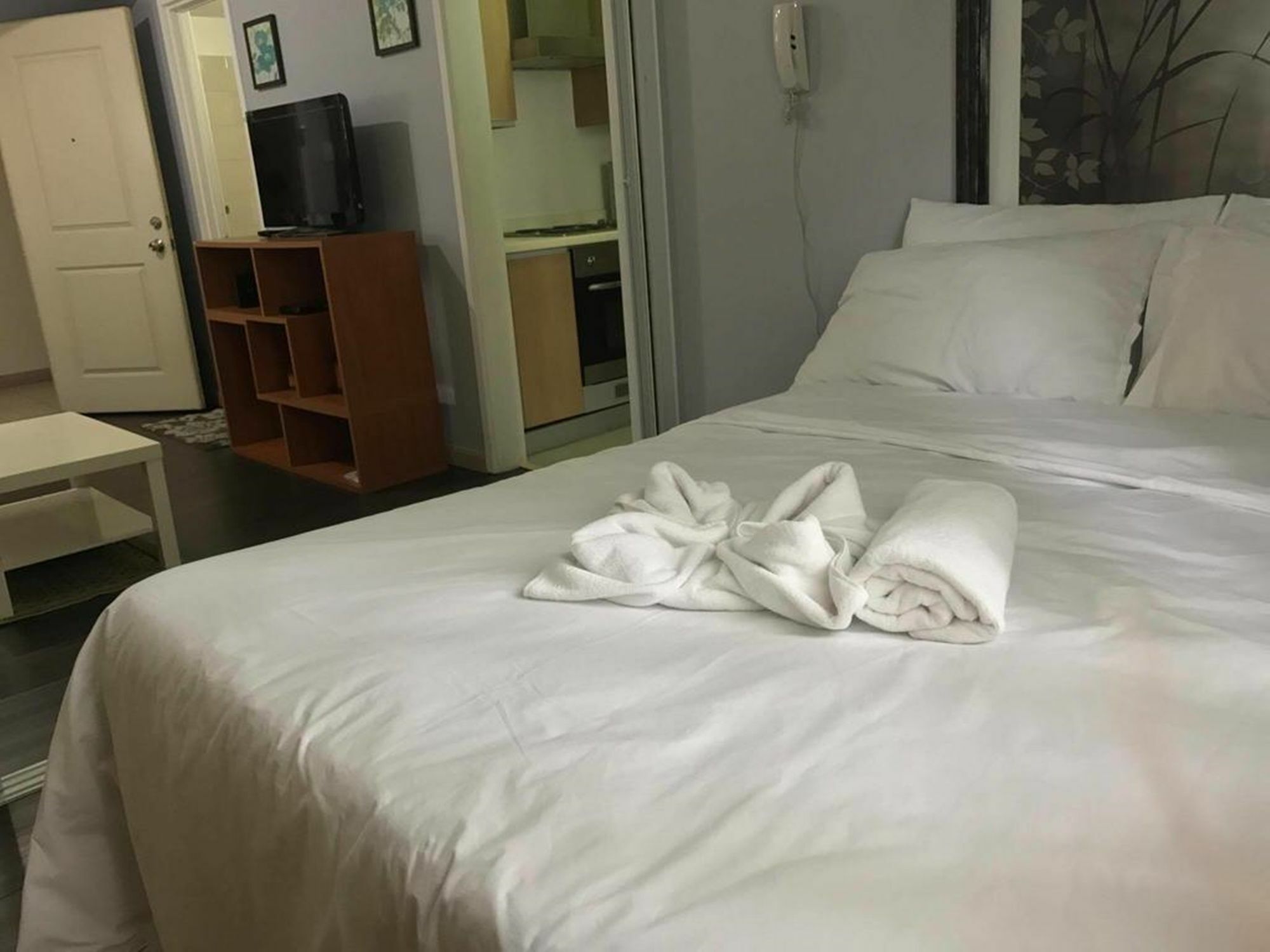 Go-Stay @ South Of Market Taguig Dış mekan fotoğraf