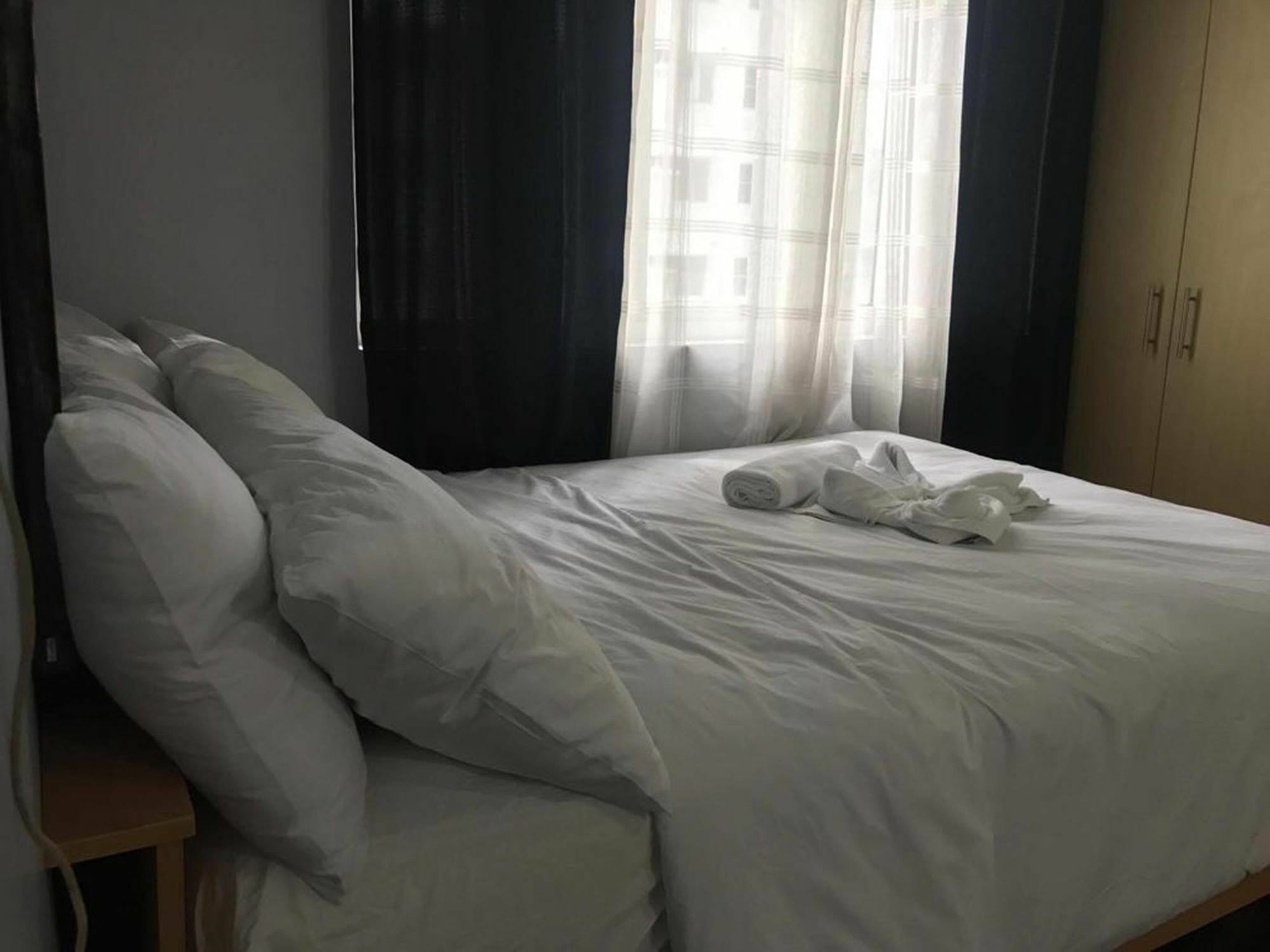 Go-Stay @ South Of Market Taguig Dış mekan fotoğraf