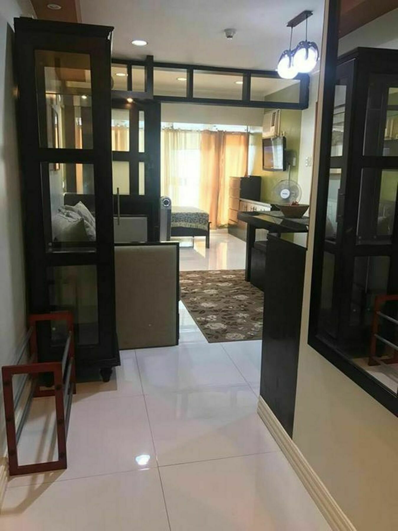 Go-Stay @ South Of Market Taguig Dış mekan fotoğraf